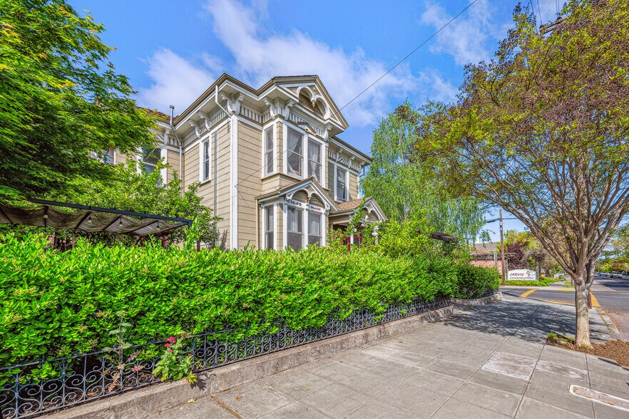 More Photos Of 1645 Main St, Napa Apartments For Sale