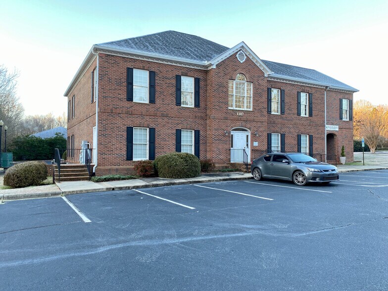 More Photos Of 1107 Statesville Blvd, Salisbury Medical For Lease