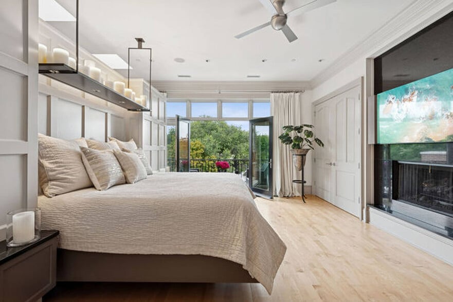 More Photos Of 2217 N Clybourn Ave, Chicago Storefront Retail Residential For Sale