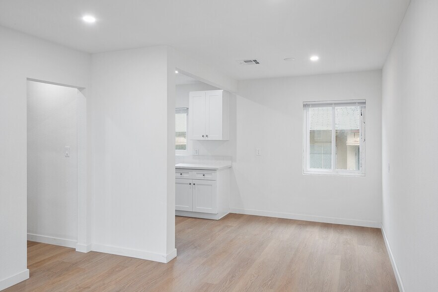 More Photos Of 240-260 E Providencia Ave, Burbank Apartments For Sale