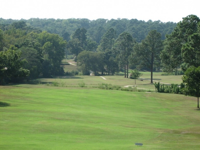 More Photos Of 2130 Country Club Rd, Palestine Golf Course Driving Range For Sale