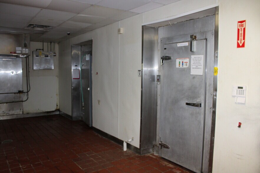 More Photos Of 2707 W 28th Ave, Pine Bluff Fast Food For Lease