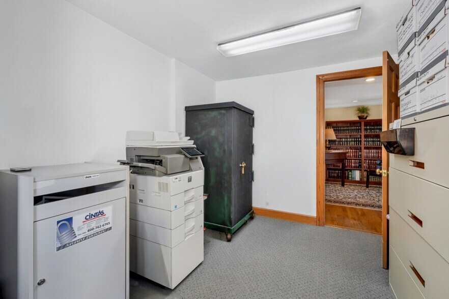 More Photos Of 58 Main St, Topsfield Office For Sale