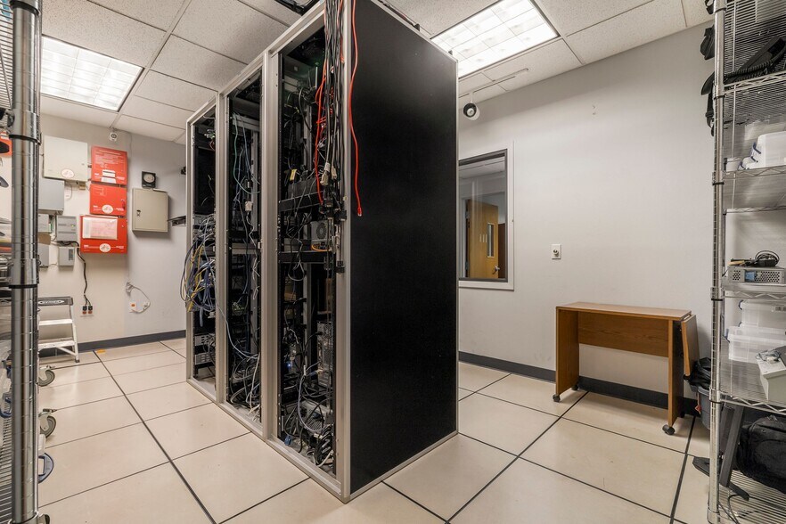 More Photos Of 435 Otterson Dr, Chico Manufacturing For Sale