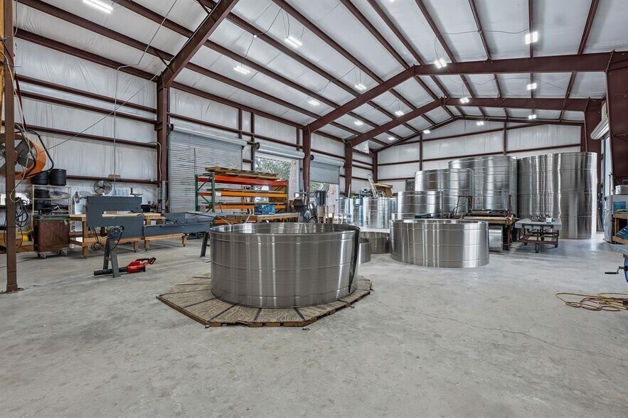 More Photos Of 16299 Fitzhugh Rd, Dripping Springs Warehouse For Sale