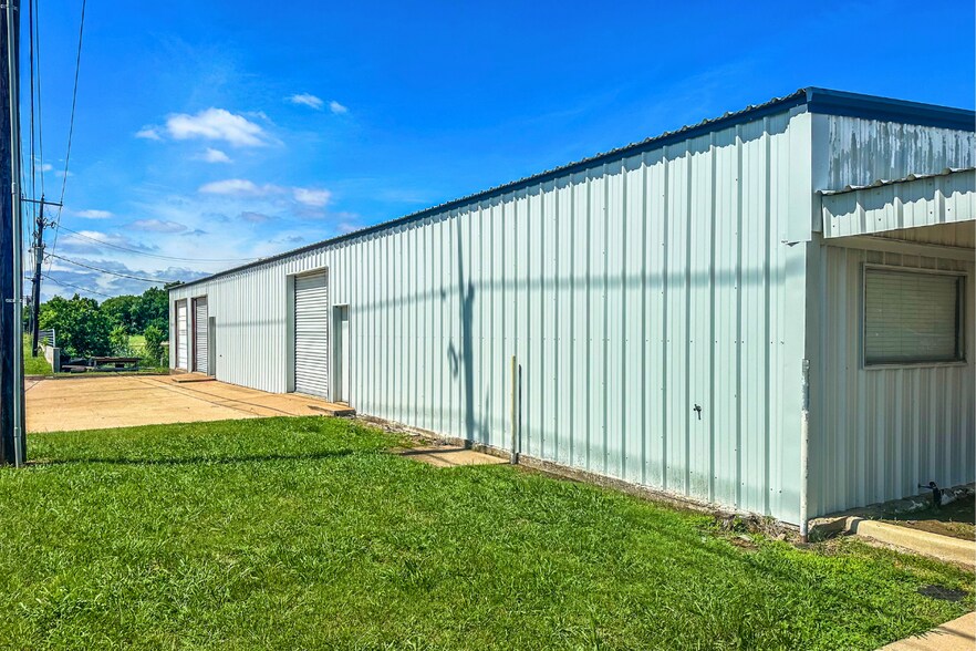 More Photos Of 140 Coin St, Fort Worth Warehouse For Sale