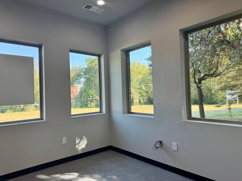 More Photos Of 6424 Colleyville Blvd, Colleyville Medical For Sale