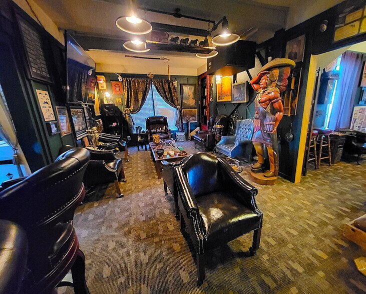 More Photos Of 1209 W 7th St, Joplin Office For Sale