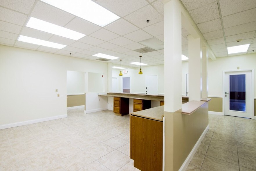 More Photos Of 203 N College Ave, Cleveland Medical For Sale