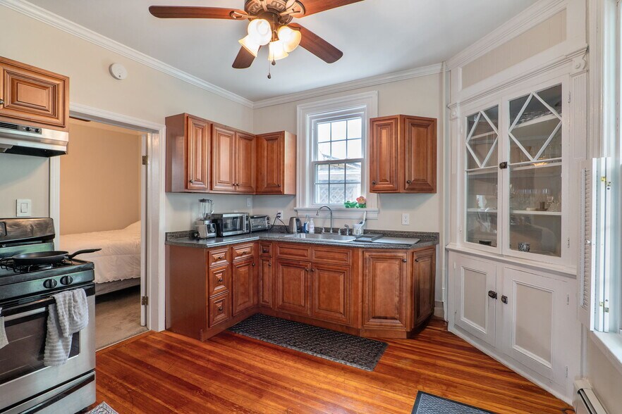 More Photos Of 462-470 2nd Ave, Troy Storefront Retail Residential For Sale