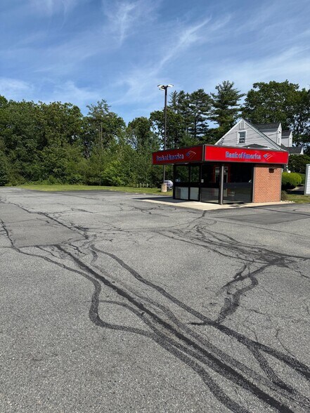 Primary Photo Of 158 Rockingham Rd, Derry Freestanding For Lease