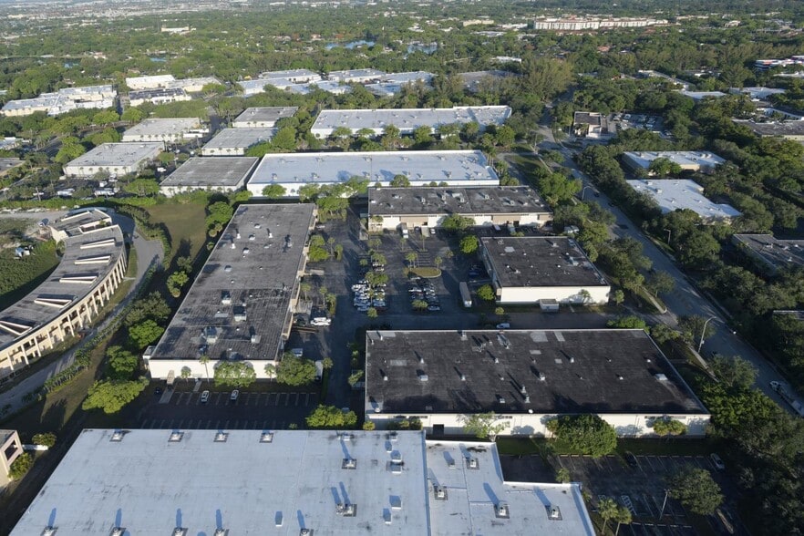 More Photos Of 5800 Miami Lakes Dr, Miami Lakes Warehouse For Lease