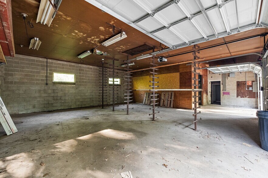 More Photos Of 3316 Silverside Rd, Wilmington Auto Repair For Lease