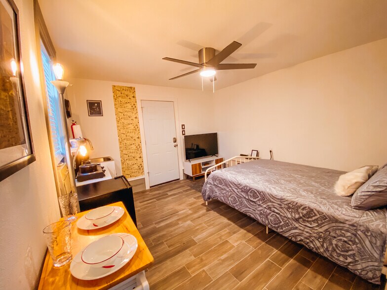 More Photos Of 319 W Main St, Bishop Multifamily For Sale