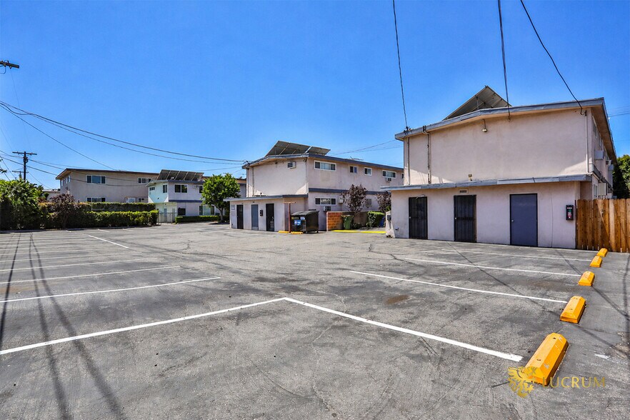 More Photos Of 6944-6954 Coldwater Canyon Ave, North Hollywood Apartments For Sale