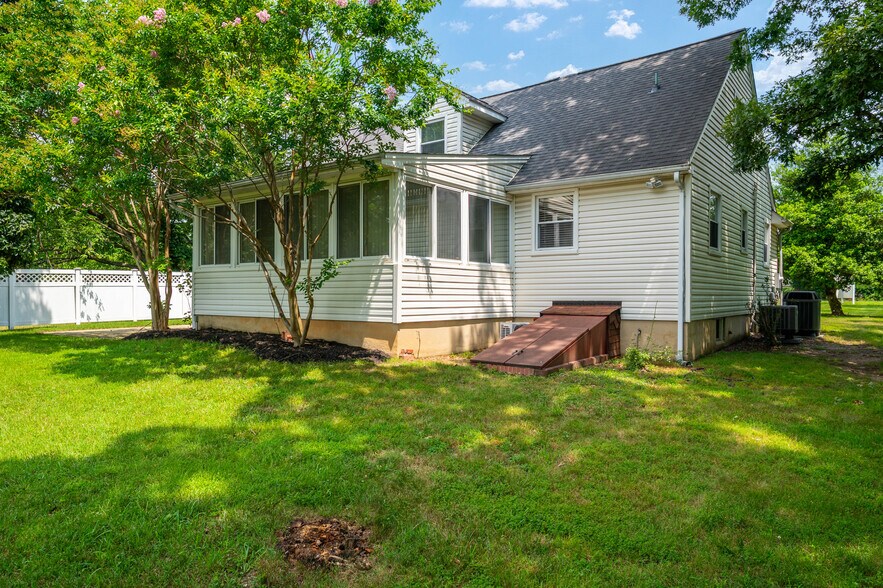 More Photos Of 2893 Jessup Rd, Jessup Office For Sale