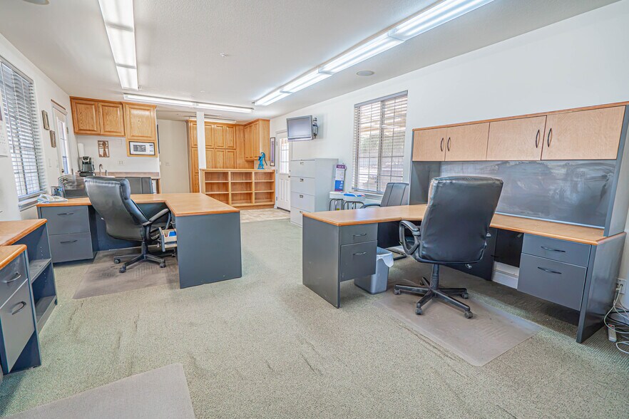 More Photos Of 33604 Agua Dulce Canyon Rd, Agua Dulce Freestanding For Sale