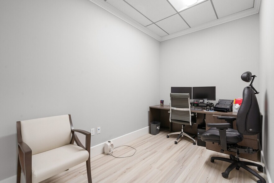 More Photos Of 2651 20th St, Vero Beach Medical For Sale