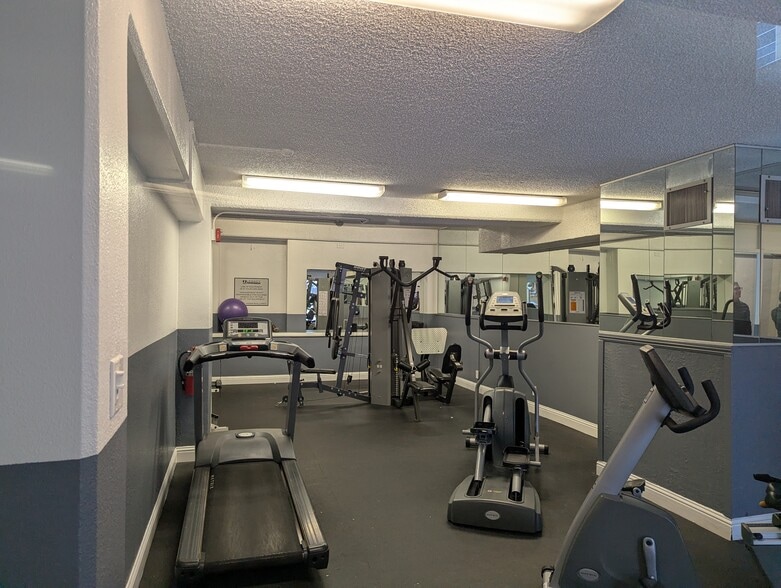 More Photos Of 140 Court St, Reno Hotel For Sale