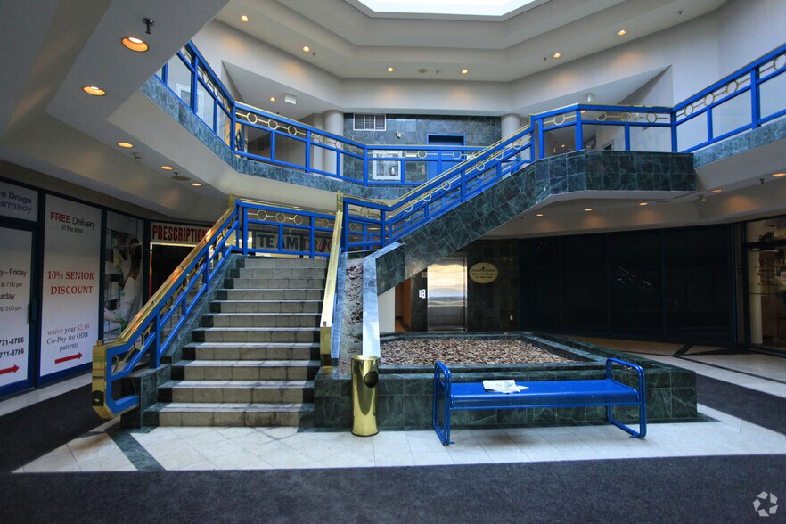 More Photos Of 7300-7330 Yonge St, Vaughan Apartments For Lease
