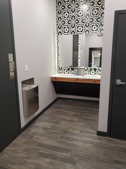 More Photos Of 4312 Republic Ct, Concord Warehouse For Lease