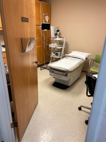 More Photos Of 1496 Professional Dr, Petaluma Medical For Sale