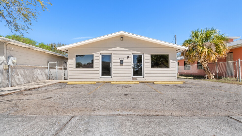 More Photos Of 648 S Commerce Ave, Sebring Freestanding For Sale