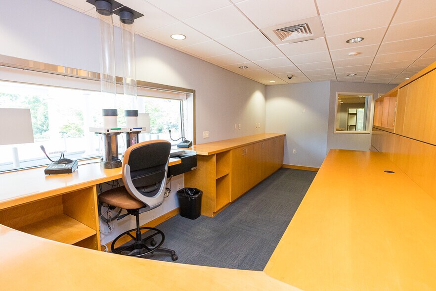More Photos Of 178 Center St, Clinton Township Medical For Lease