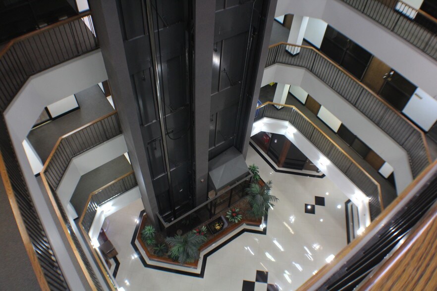 More Photos Of 6776 Southwest Fwy, Houston Office For Sale