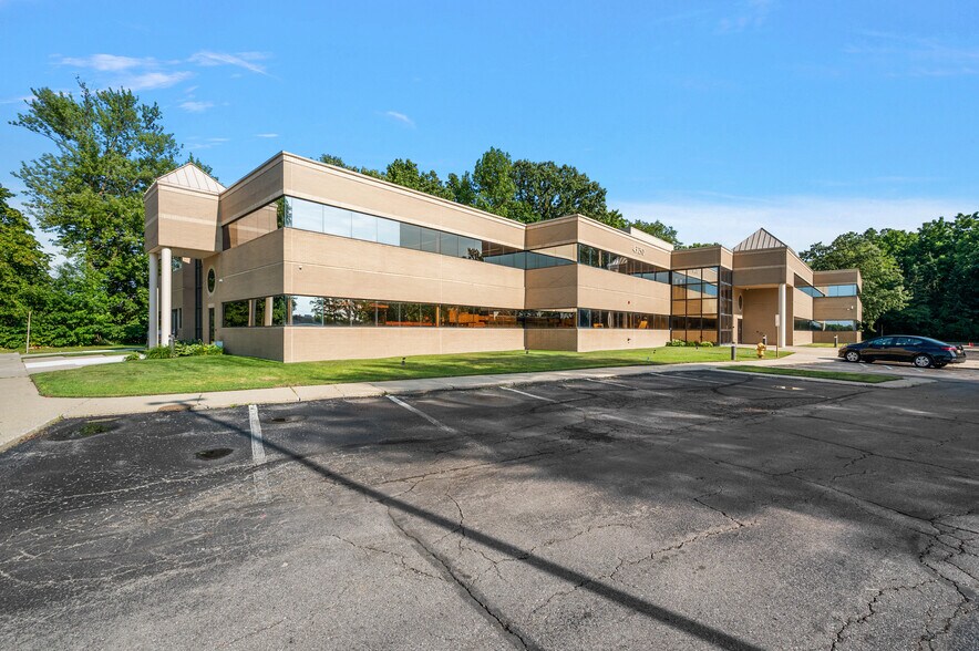Primary Photo Of 43750 Garfield Rd, Clinton Township Office For Lease