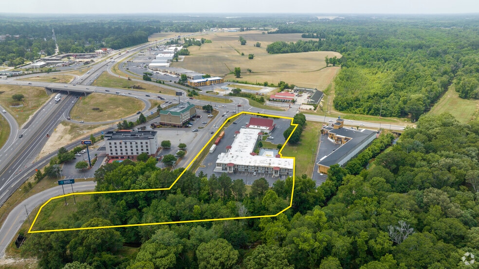 More Photos Of 3030 N Roberts Ave, Lumberton Hotel For Sale