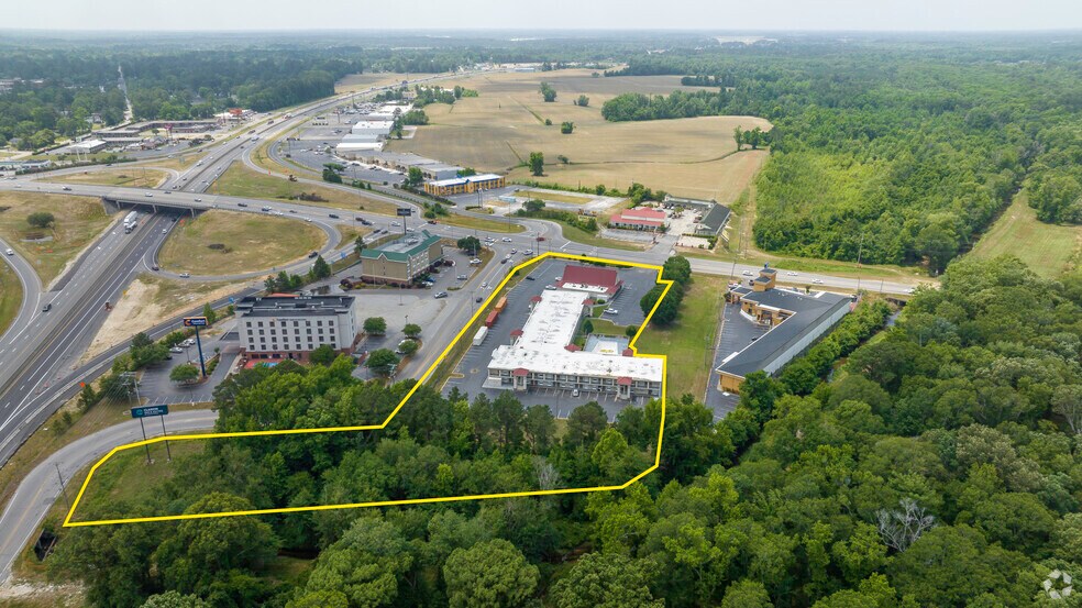 More Photos Of 3030 N Roberts Ave, Lumberton Hotel For Sale