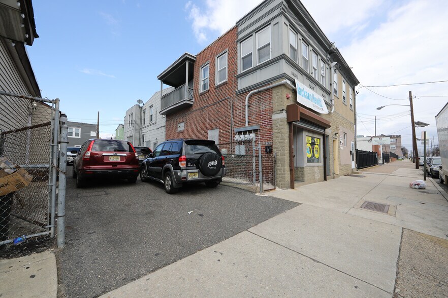 More Photos Of 2707 Westfield Ave, Camden Apartments For Sale