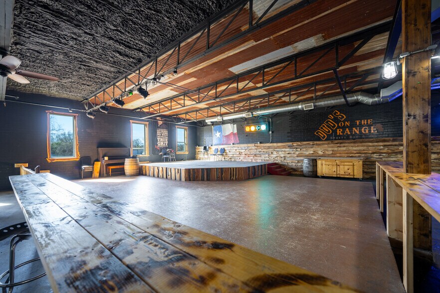 More Photos Of 367 State Highway 155 N, Gilmer Bar For Sale