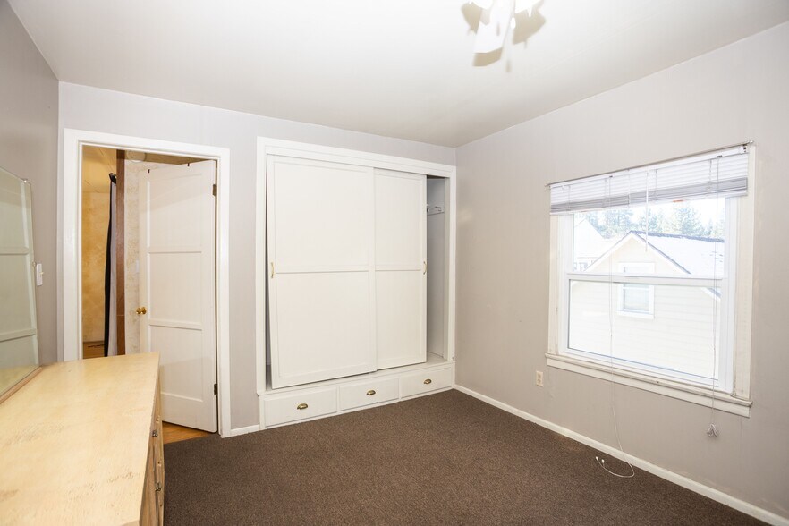 More Photos Of 41312 Big Bear Blvd, Big Bear Lake General Retail For Sale