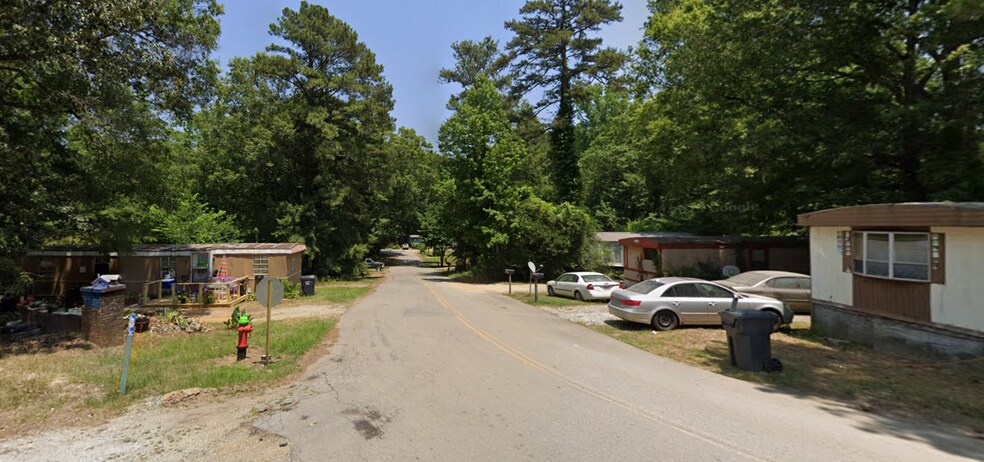 More Photos Of 110 Custer Ave, Eatonton Multifamily For Sale
