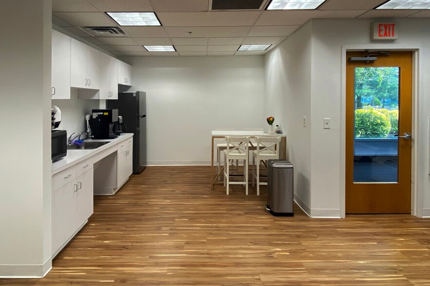 More Photos Of 197 State Route 18, East Brunswick Office For Lease