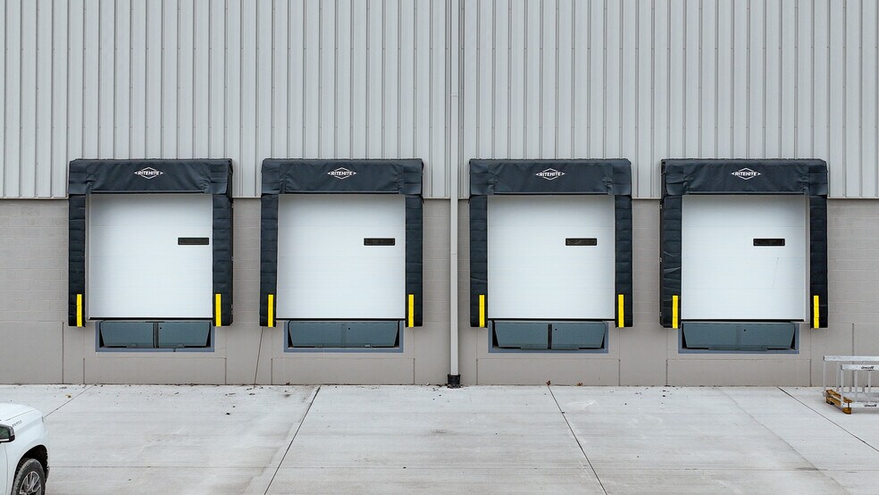 More Photos Of 485-495 Research Dr, Pittston Township Warehouse For Lease