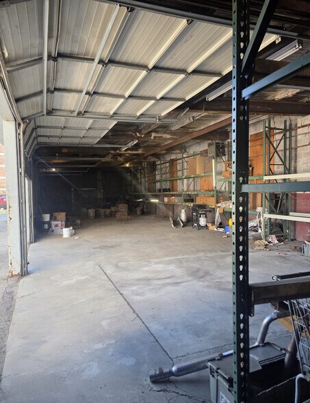 More Photos Of 1112 Monroe St, Toledo Service For Lease