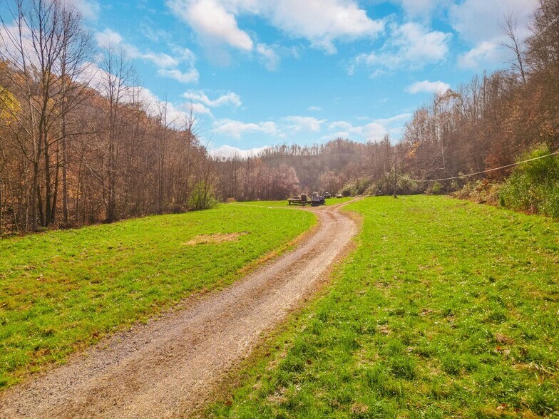 More Photos Of 1960 US Highway-23, Wittensville Land For Sale