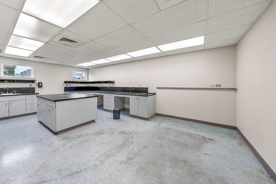 More Photos Of 661 S Fir St, Medford Refrigeration Cold Storage For Lease