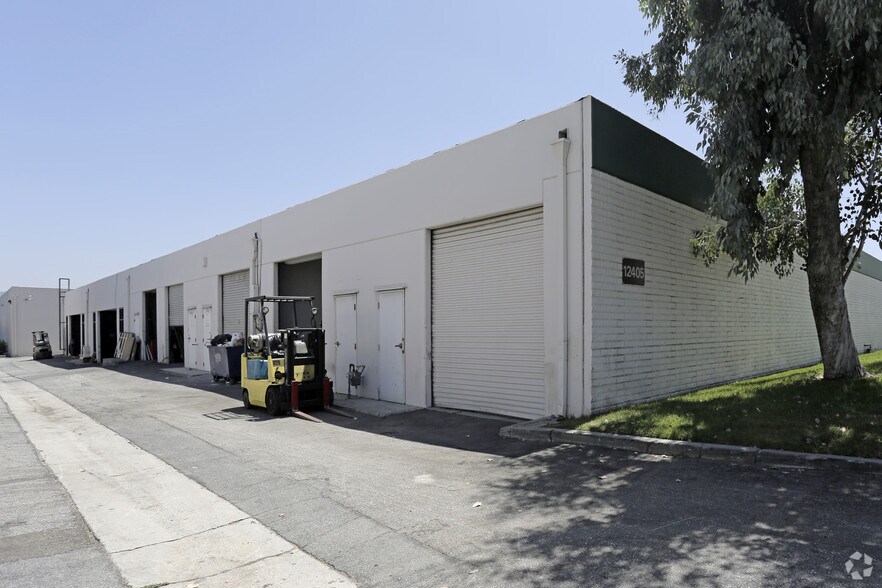 More Photos Of 9624 John St, Santa Fe Springs Unknown For Lease