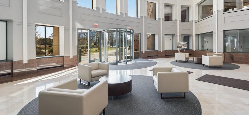 More Photos Of 1751 Lake Cook Rd, Deerfield Office For Lease