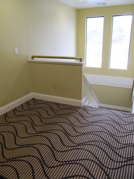 More Photos Of 1012 Sutton Way, Grass Valley Office For Lease