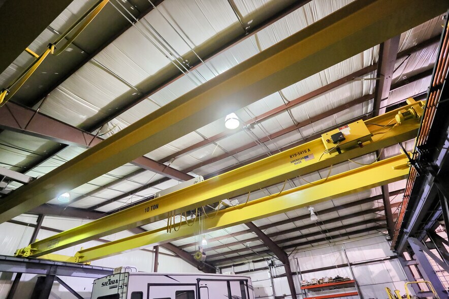 More Photos Of 703 Commerce Ave, New Castle Warehouse For Sale