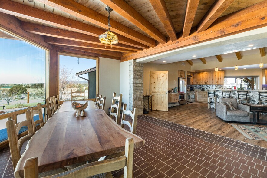 More Photos Of 102 Rabbit Rd, Santa Fe Specialty For Sale
