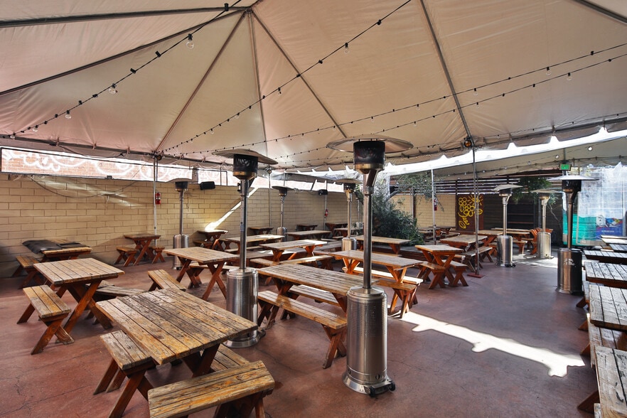 More Photos Of 1948 E 7th St, Los Angeles Bar For Lease