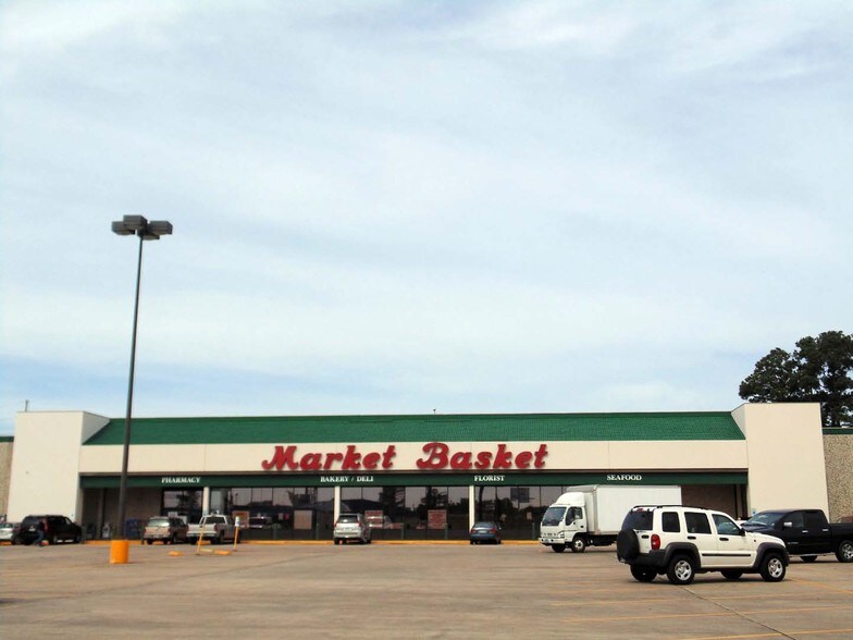 More Photos Of 7207 Eastex Fwy, Beaumont Storefront For Lease