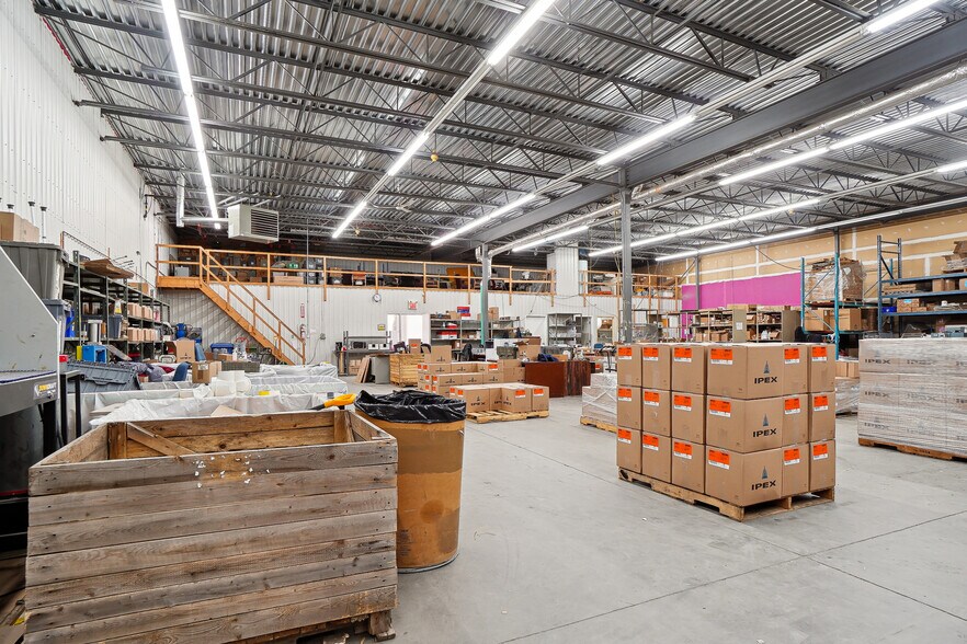 More Photos Of 717 St Saint-Pierre S, Joliette Manufacturing For Lease