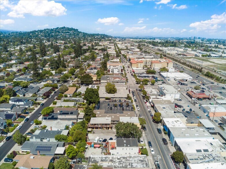 More Photos Of 1176 Laurel St, San Carlos Storefront Retail Residential For Sale
